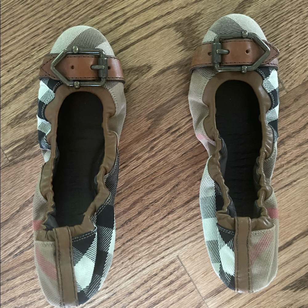Burberry ballet flats. Size 36